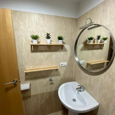 Fantastico Con Jardin En Vut Hu-20-007 Apartment