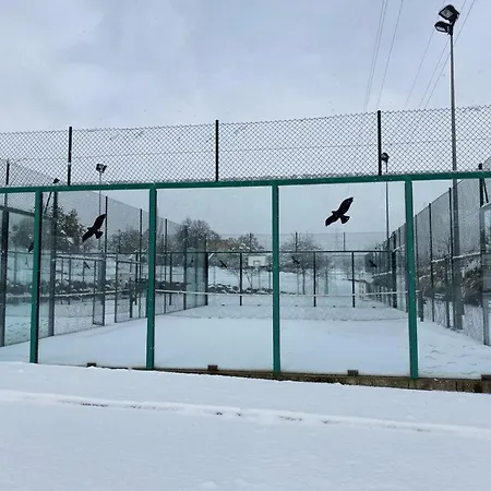 Fantastico Con Jardin En Vut Hu-20-007