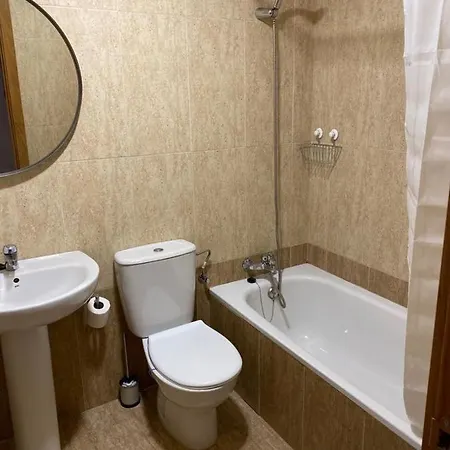 Fantastico Con Jardin En Vut Hu-20-007 Apartment
