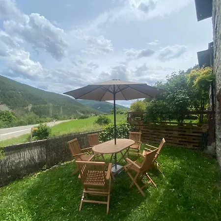 Fantastico Con Jardin En Vut Hu-20-007 Appartement *