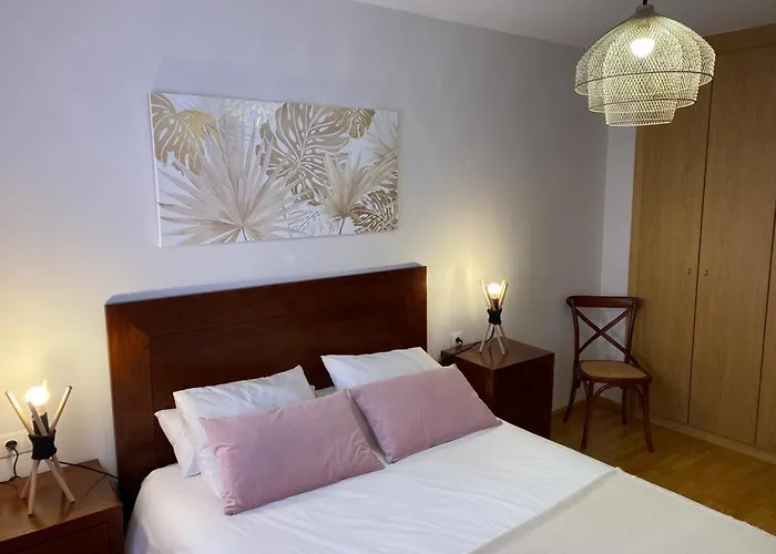 Fantastico Con Jardin En Vut Hu-20-007 Apartment