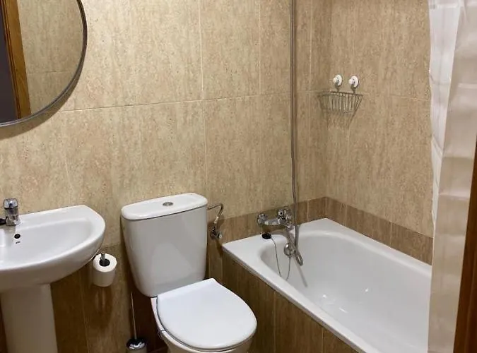 Fantastico Con Jardin En Vut Hu-20-007 Apartment